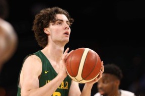 开云官方网站凯恩新星战术调整表现惊艳，老鹰未来可期！的简单介绍